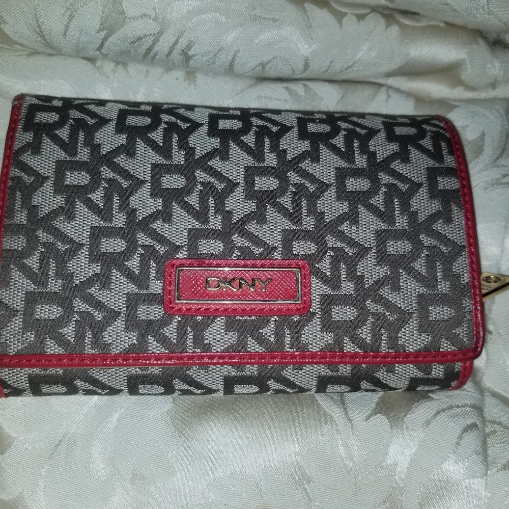 DKNY wallet